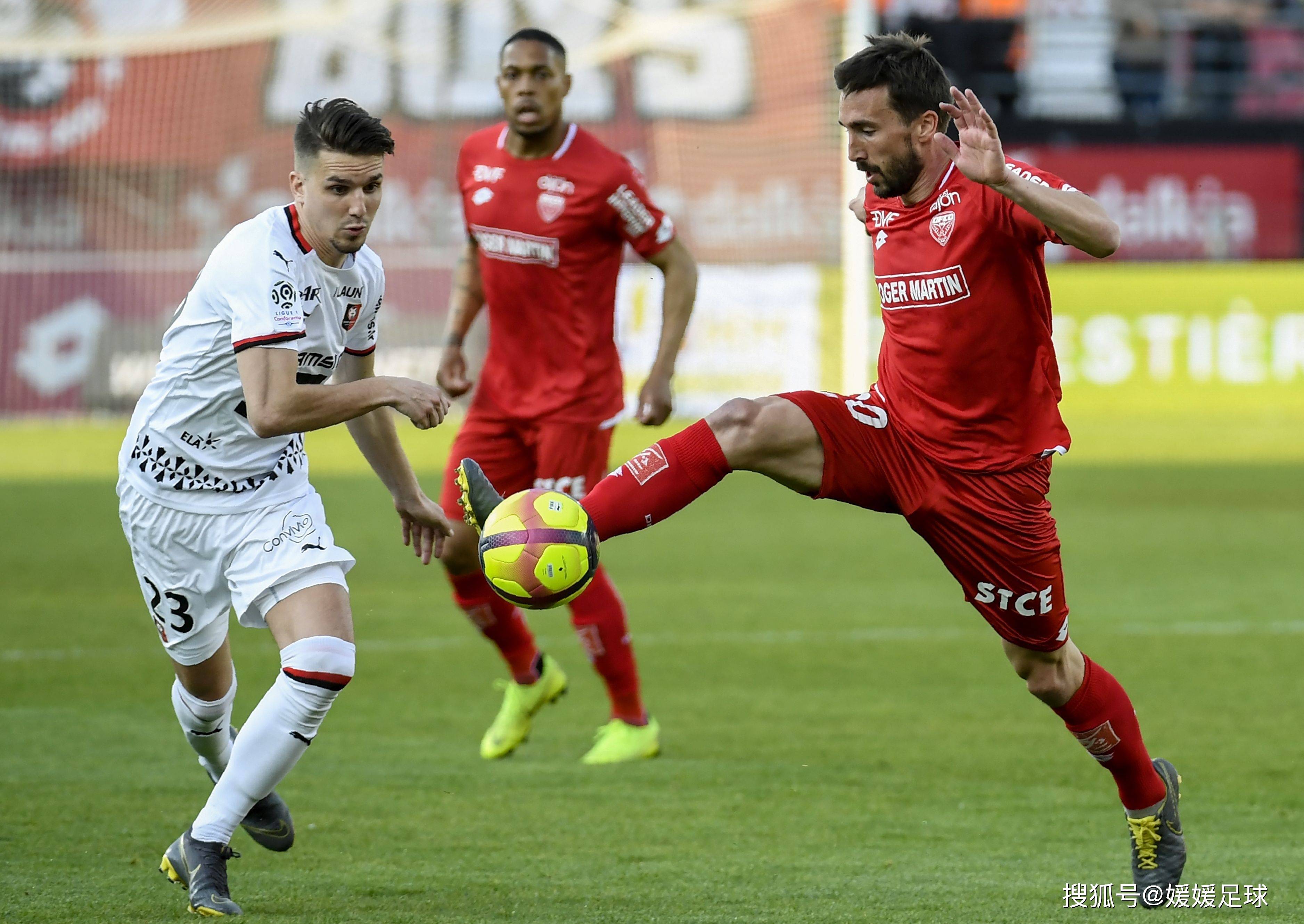 凯泽斯劳滕球员表现神勇，大胜对手